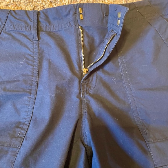 White House Black Market Cropped Ankle Cargo Utility Pants. Women’s 6. - Picture 6 of 14